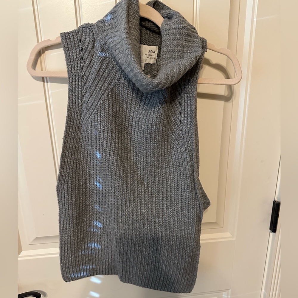 Gray Sleeveless turtleneck